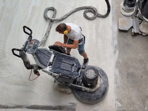 Betonvloer schuren