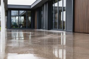 Betonvloer terras buitenverblijf