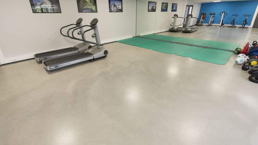 Gepolijste betonvloer fysiotherapiecentrum Ederveen