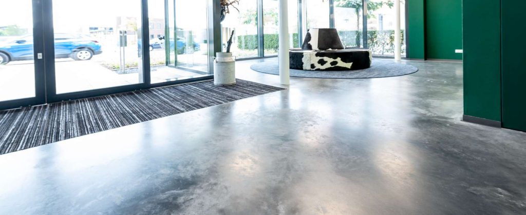 Gepolijste betonvloer kantoorpand
