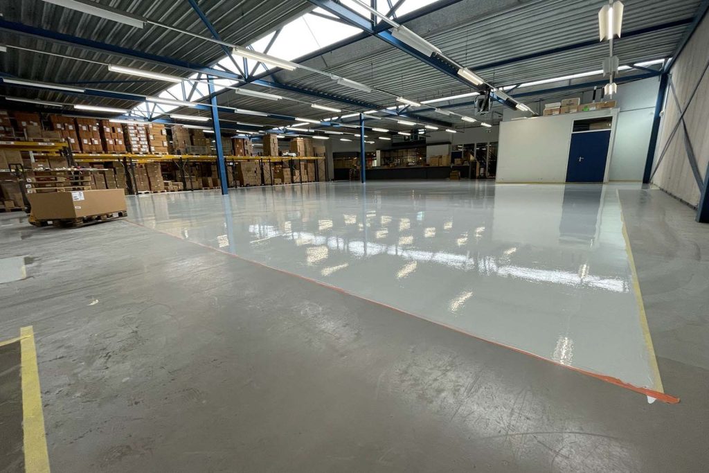 Opruwen betonvloer Van Manen Hardeman Vloerbewerking 3