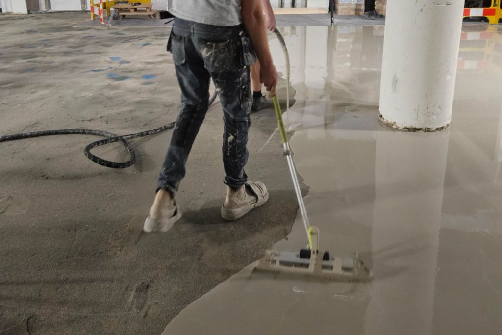 Reparatie betonvloer Heineken