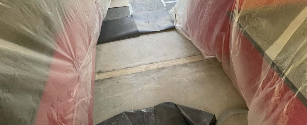 Sleuf dichten betonvloer
