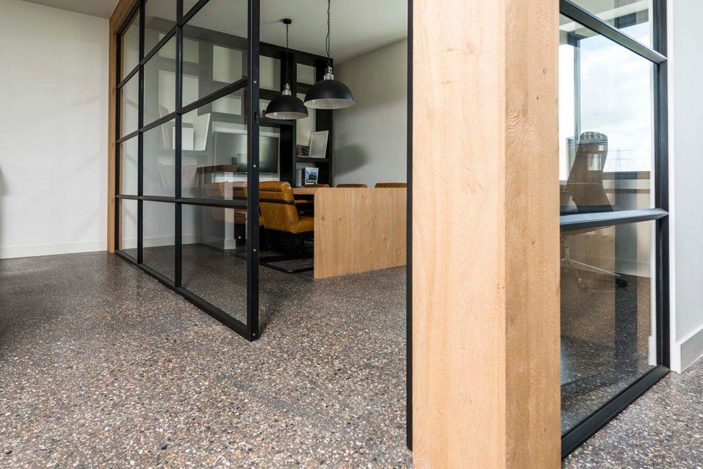 Terrazzo betonvloer kantoorpand Dodewaard Hardeman Vloerbewerking 2
