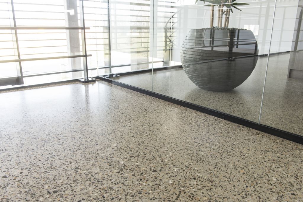 Terrazzo betonvloer kantoorpand Hardeman Isolatie 3